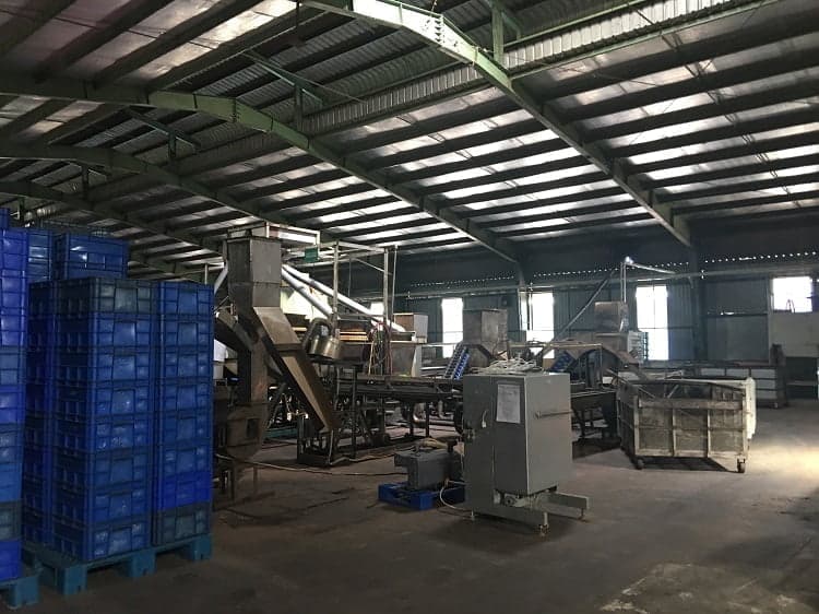 Xưởng sản xuất lộn xộn, sắp xếp thiếu khoa học khi chưa áp dụng 5S