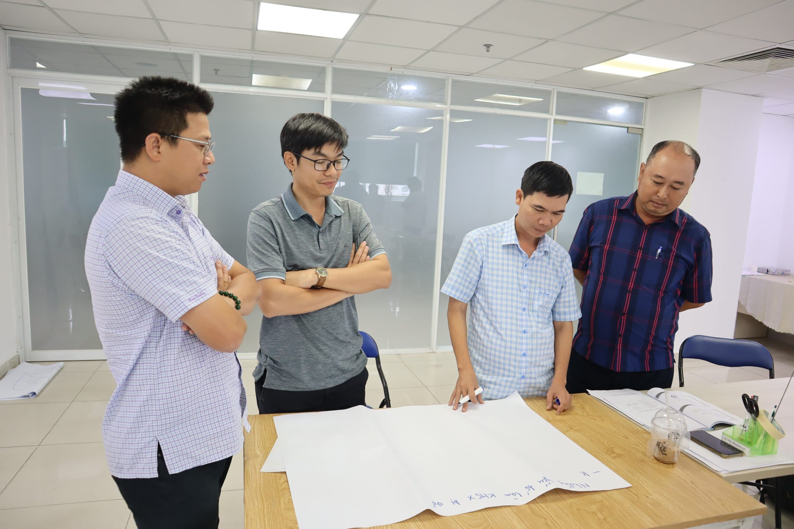 lớp học quản đốc sản xuất