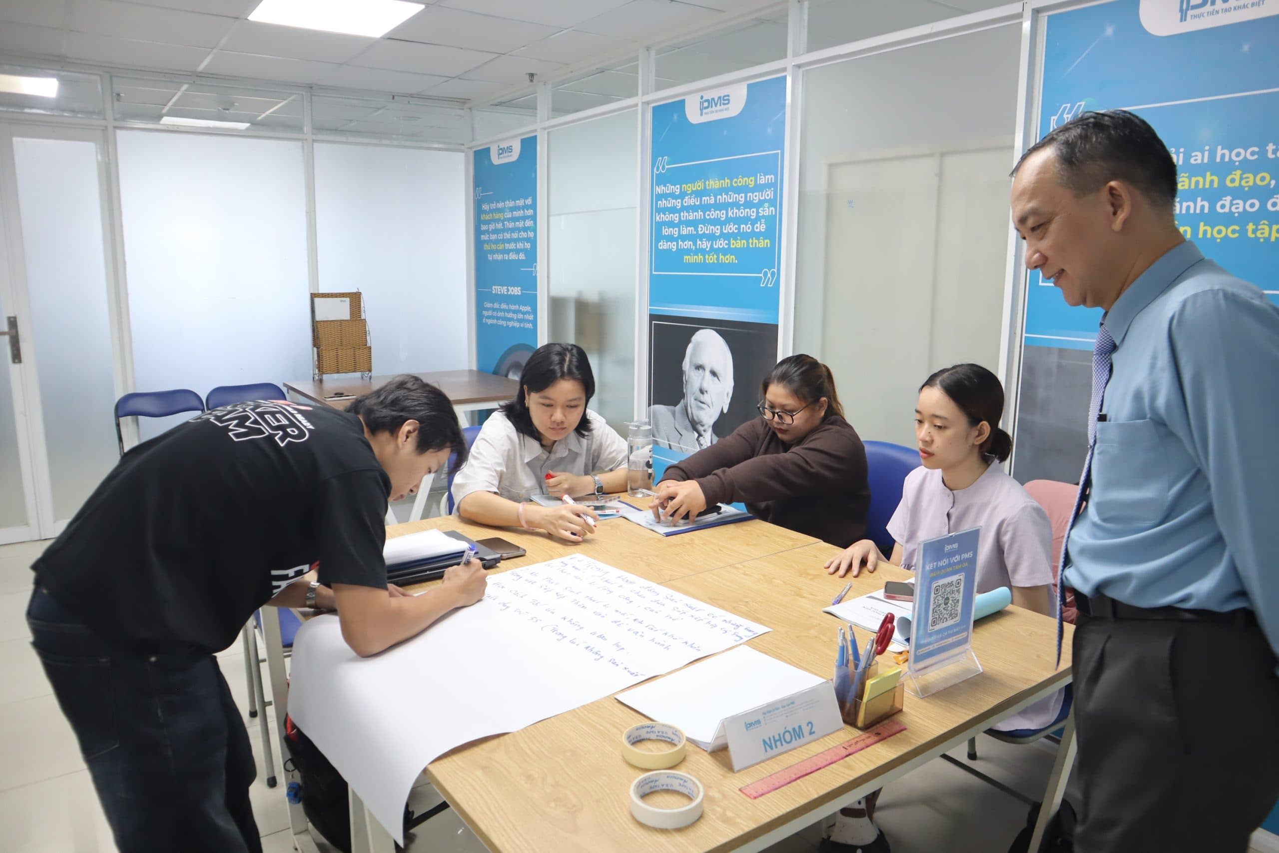 lớp học quản đốc sản xuất chuyên nghiệp