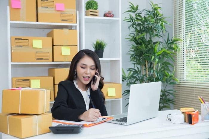 Không gác máy trước khách hàng
