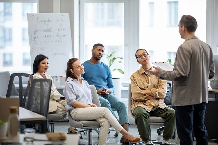 coaching nhân viên công ty
