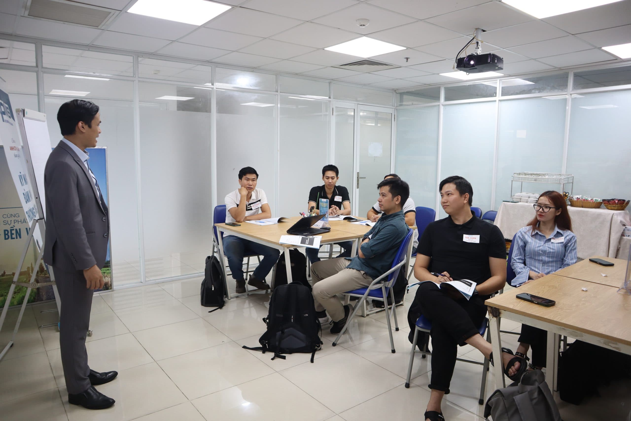 lớp học kỹ năng trình bày thuyết trình