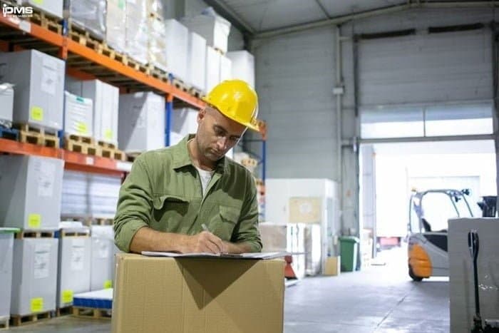 Quản lý kho hàng là những hoạt động liên quan đến kho bãi của doanh nghiệp