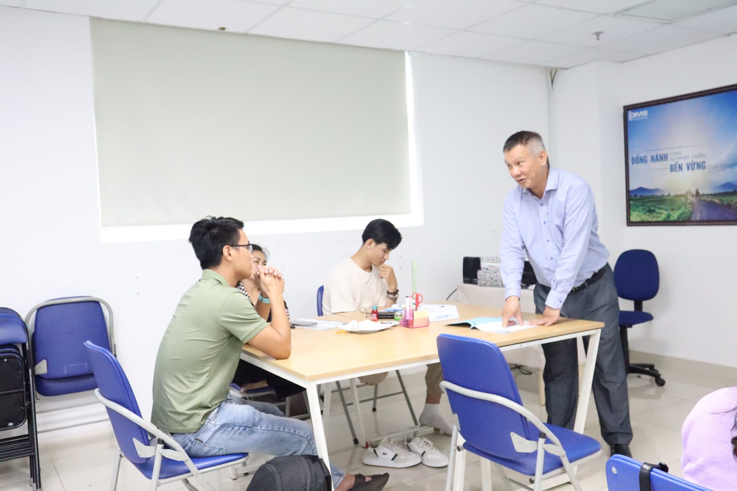 lớp học kỹ năng bán hàng b2b