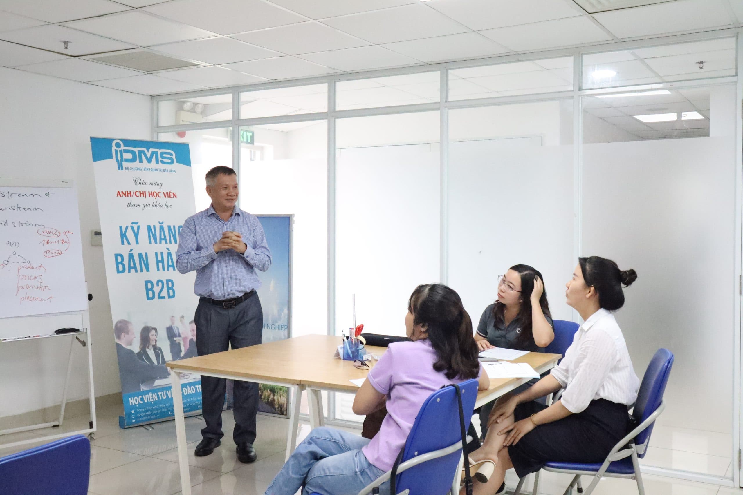 lớp học kỹ năng bán hàng b2b