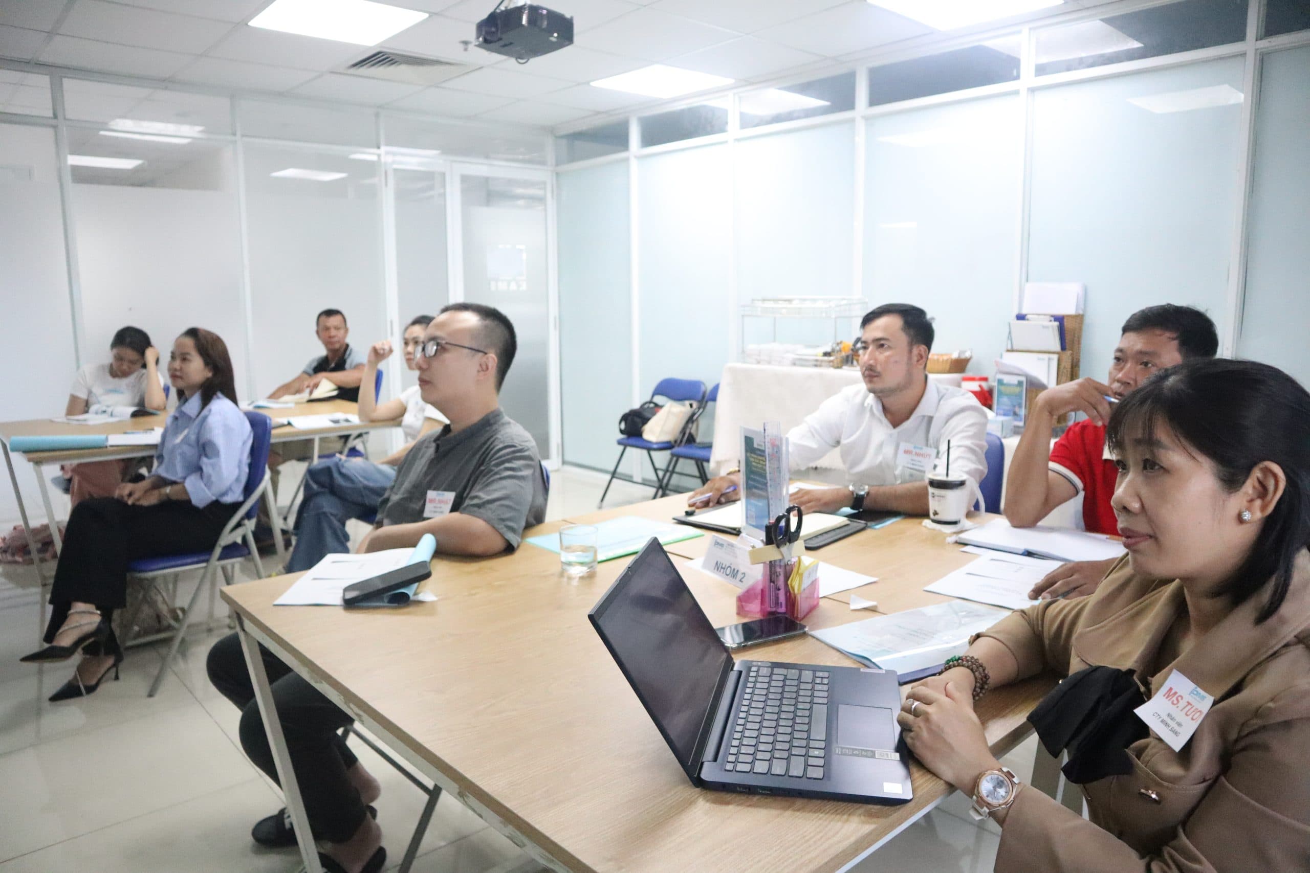 lớp học giám đôc sản xuất toàn diện