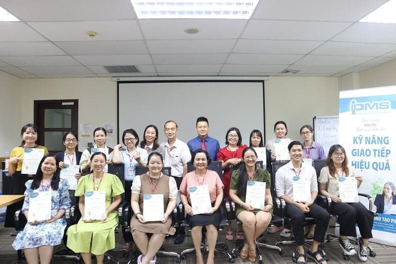 khóa học về kỹ năng giao tiếp