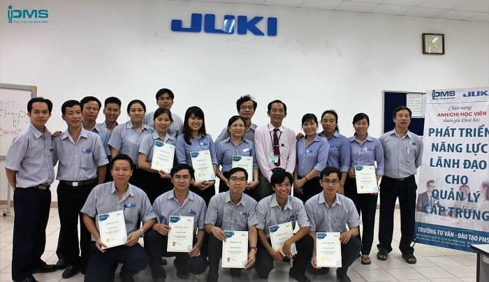 lớp học quản lý cấp trung
