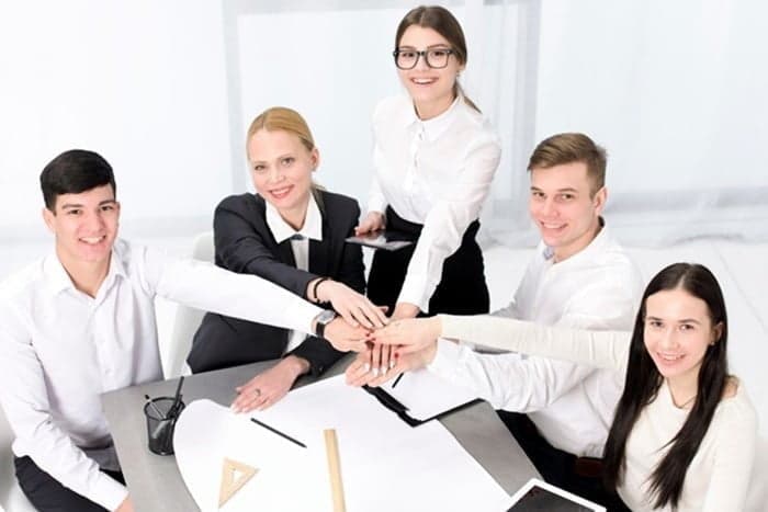 Tạo dựng tinh thần đoàn kết trong đội nhóm