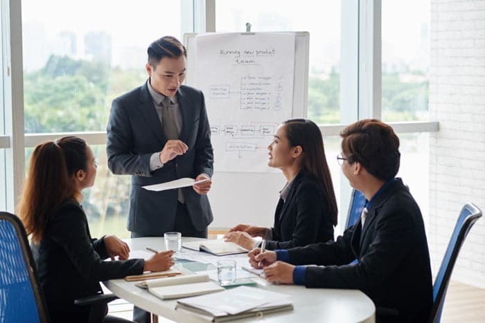 Tạo động lực làm việc cho nhân viên bằng nghệ thuật khen – chê