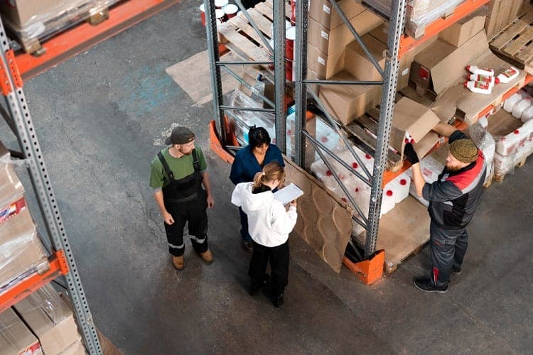 Tính chi phí lưu kho dựa vào thể tích