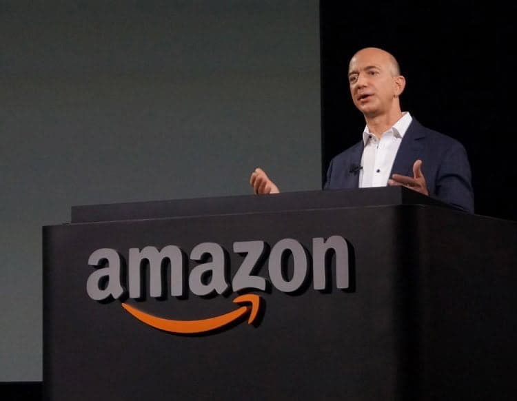 Jeff Bezos người sáng lập và CEO của Amazon