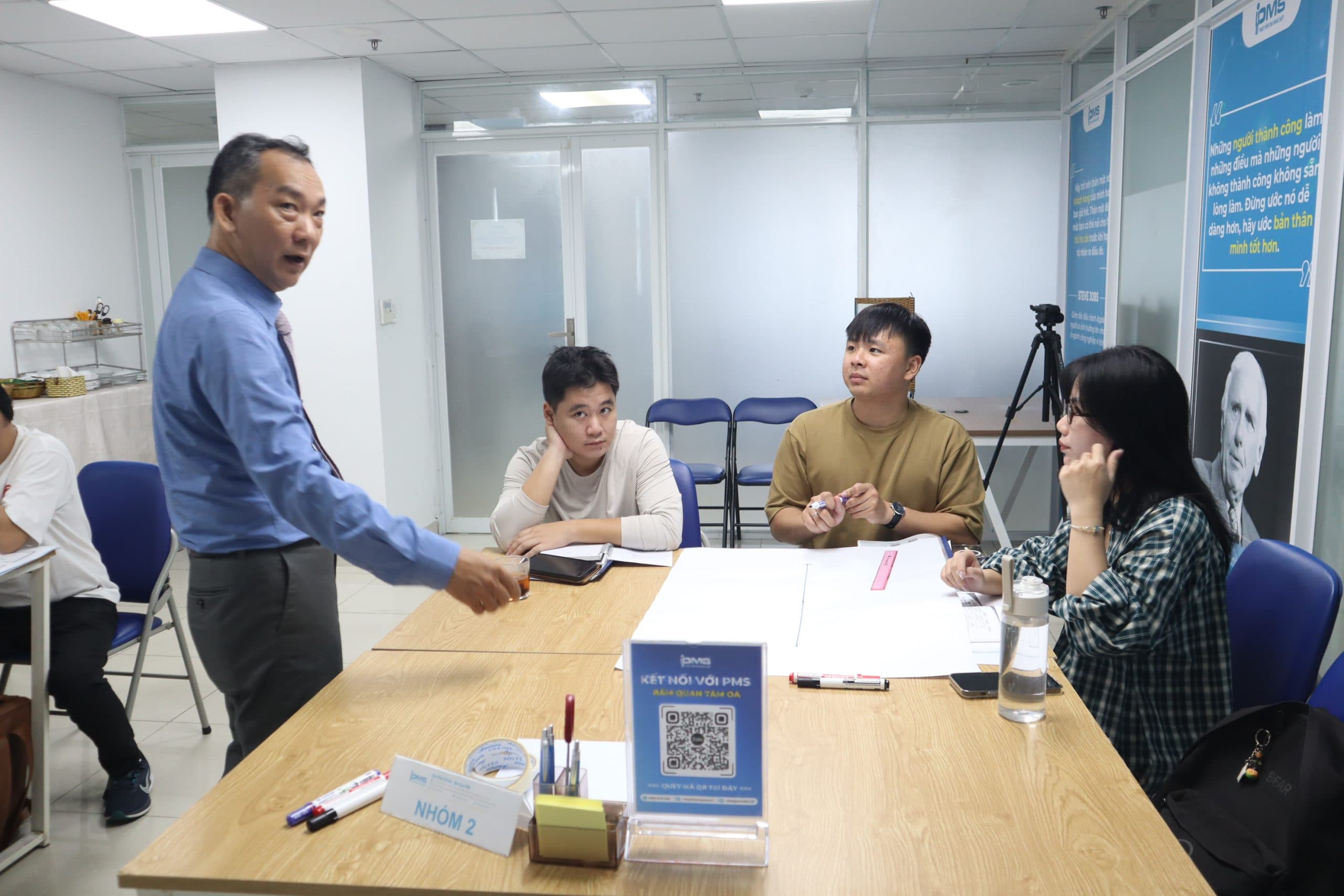 lớp ứng dụng AI nâng cao hiệu suất công việc