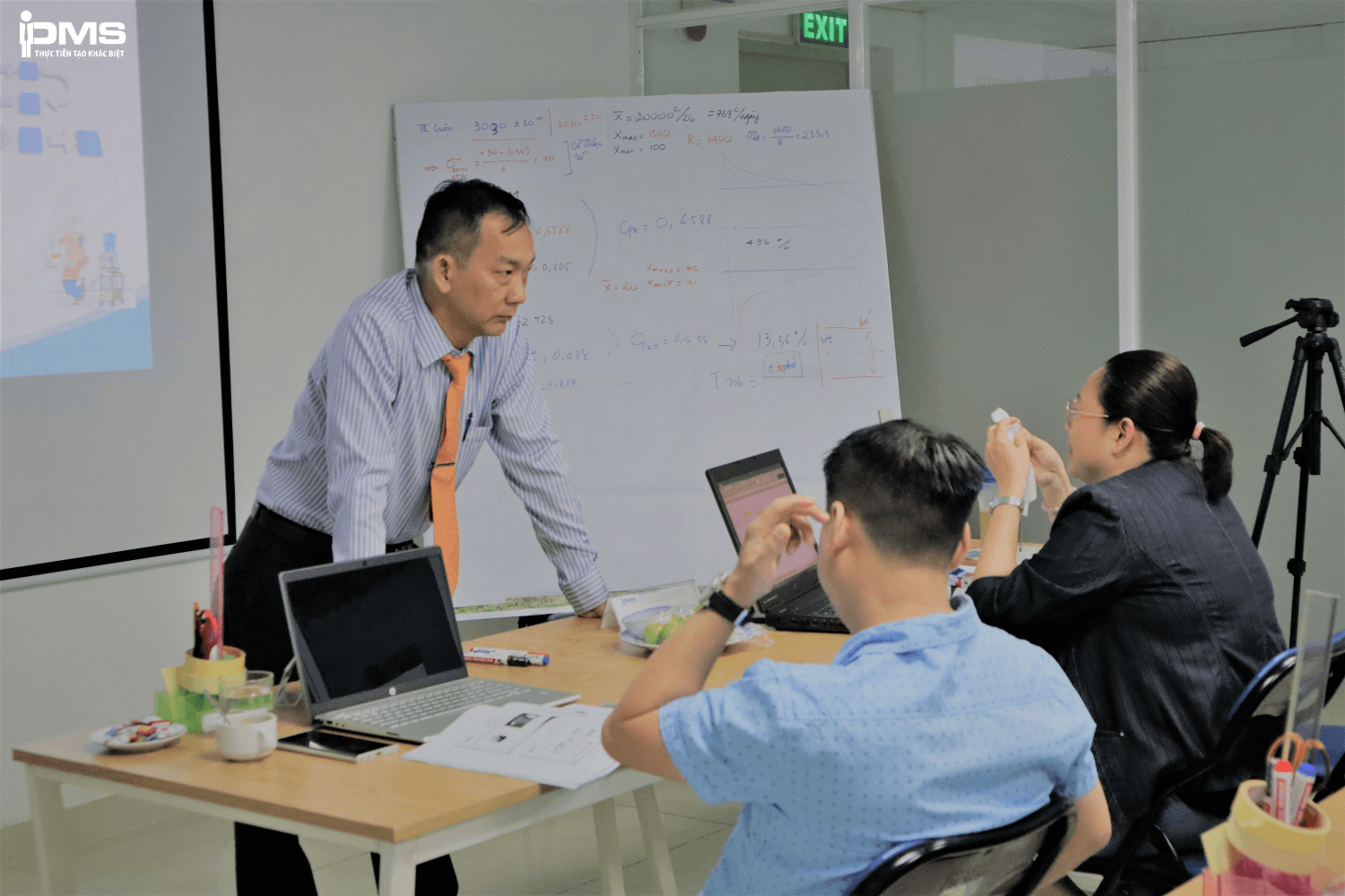 lớp học giải quyết vấn đề chất lượng trọng sản xuất
