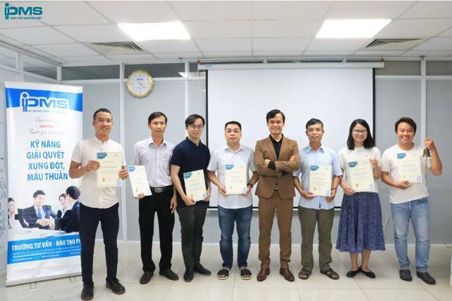 Xung đột là gì? Phương pháp & cách giải quyết mâu thuẫn hiệu quả 20 khóa học kỹ năng giải quyết xung đột mâu thuẫn tại PMS