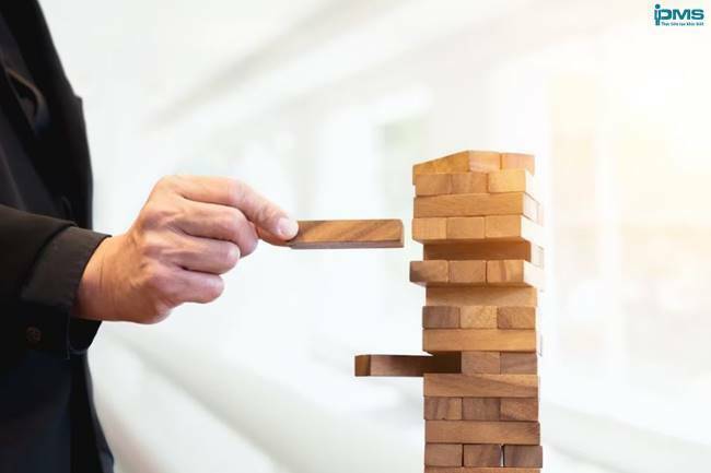 Xung đột là gì? Phương pháp & cách giải quyết mâu thuẫn hiệu quả 13 Xung đột mâu thuẫn thường gây ảnh hưởng tới tổ chức