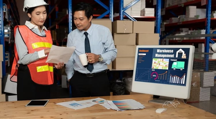 Hàng tồn kho là gì? Vai trò và phương pháp quản trị hàng tồn kho 13 Quản lý kho hàng bằng hệ thống