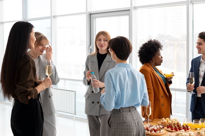 Phúc lợi là gì? Các phúc lợi cho nhân viên cần biết khi đi làm 10 Phúc lợi tốt sẽ tạo môi trường làm việc hiệu quả cho nhân viên