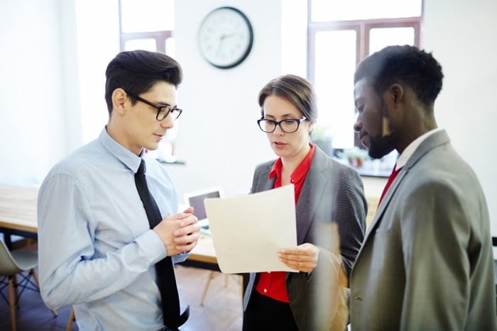 Trao đổi nhân viên với nhau