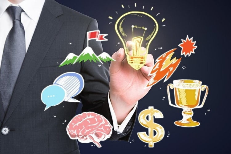 Lãnh đạo bản thân là gì? Lợi ích và yếu tố nâng cao năng lực bản thân 12 truyền cảm hứng