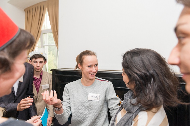 Kỹ năng nói trước đám đông: Tầm quan trọng và cách cải thiện hiệu quả 10 kỹ năng nói trước đám đông là gì