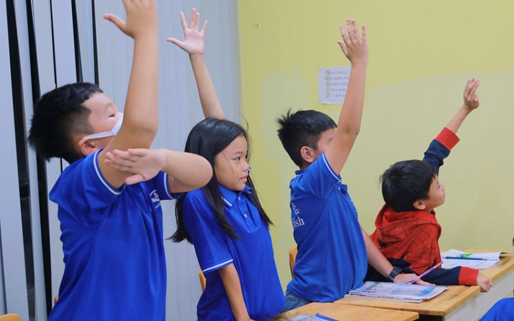 Tư duy phản biện - Kỹ năng mềm cần thiết cho học sinh hiện đại 8 các em học sinh tư duy phản biện trước lớp